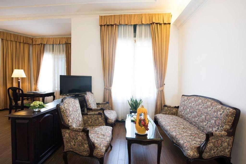 Hoa Binh Hotel Hanoï Extérieur photo