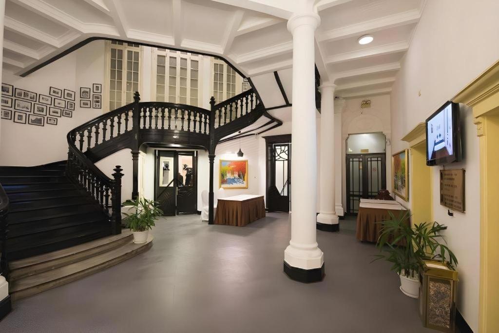 Hoa Binh Hotel Hanoï Extérieur photo